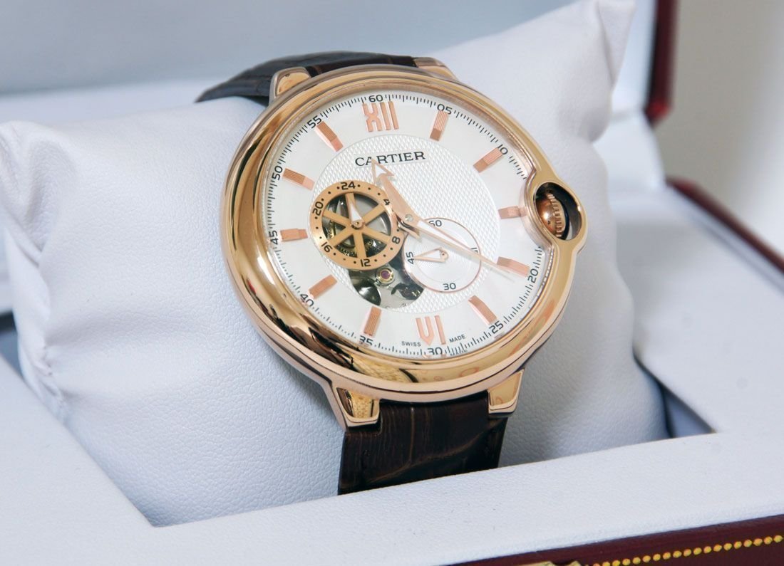 hand-clock-time-fashion-brand